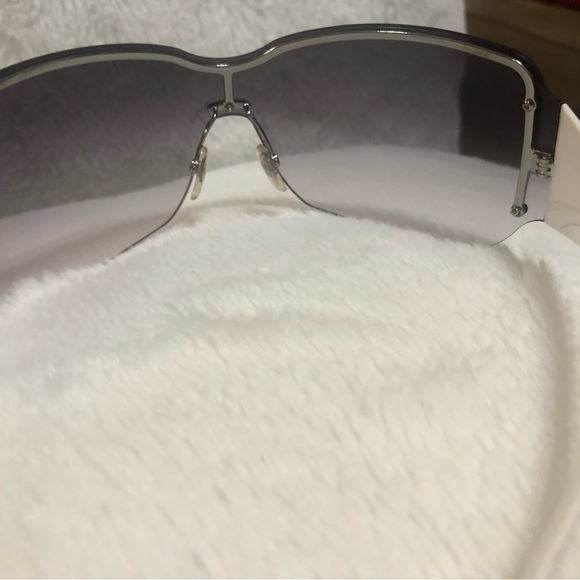 Authentic Gucci Sunglasses - Picture 8 of 12